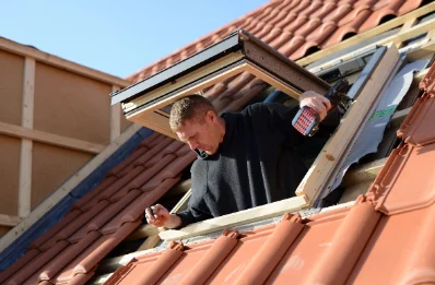 Pose de fenêtres de toit Velux à Mancenans-Lizerne